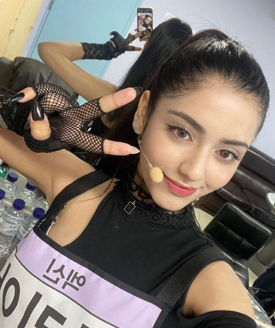 kpop最新亮相音乐中心的印度成员aria 高贵浓颜美女就是yyds!