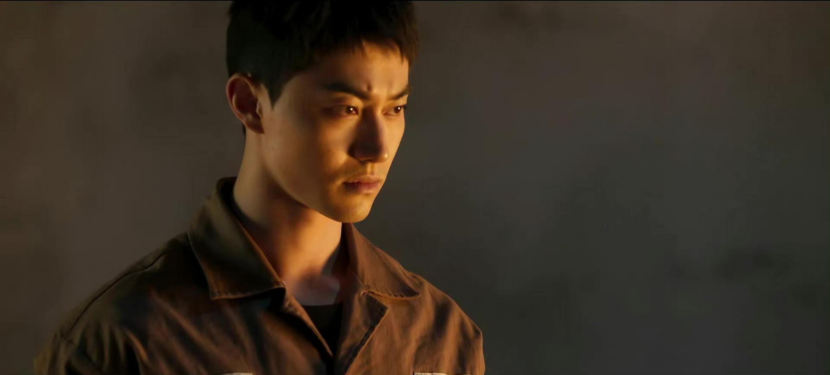 郭东延# #韩剧黑话律师# 在黑话律师中很有可能是大老鼠小跟班出息啦