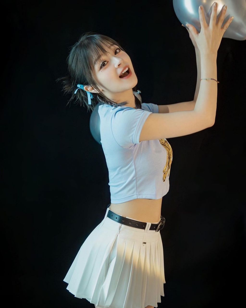 清纯可爱,气质动人. #明星动态# #明星穿搭# #美依礼芽