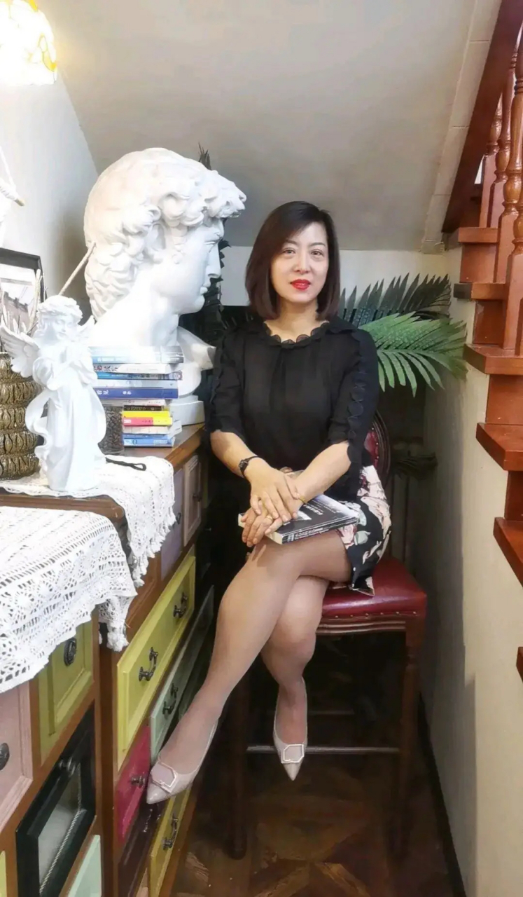 丰腴之美撩人心扉,大姐成熟之美令人心动不已.