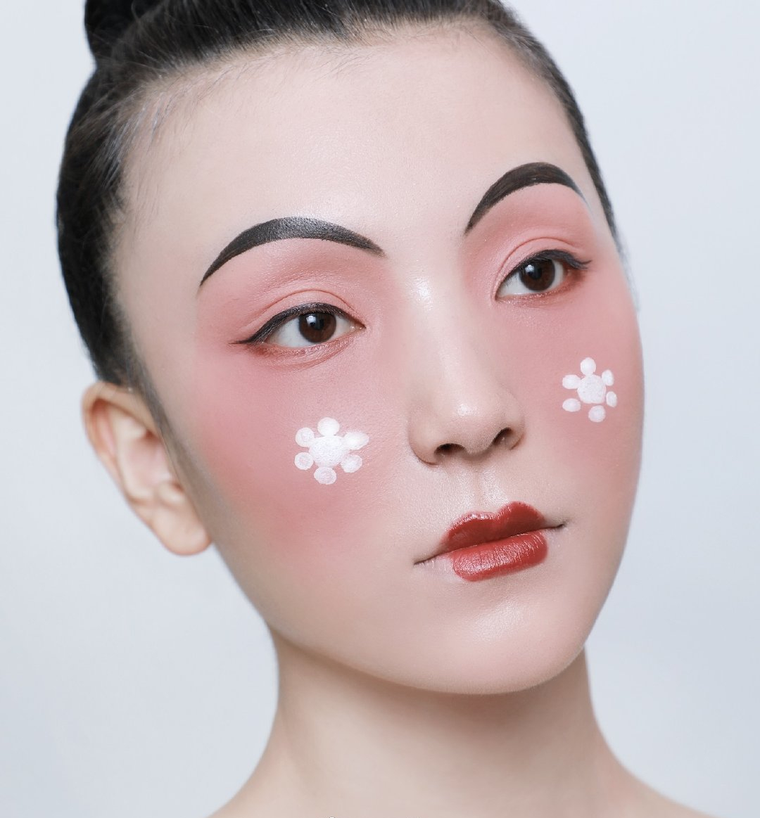 唐代女子真实的妆容是这样的,精致又娇媚,看完你能接受吗?