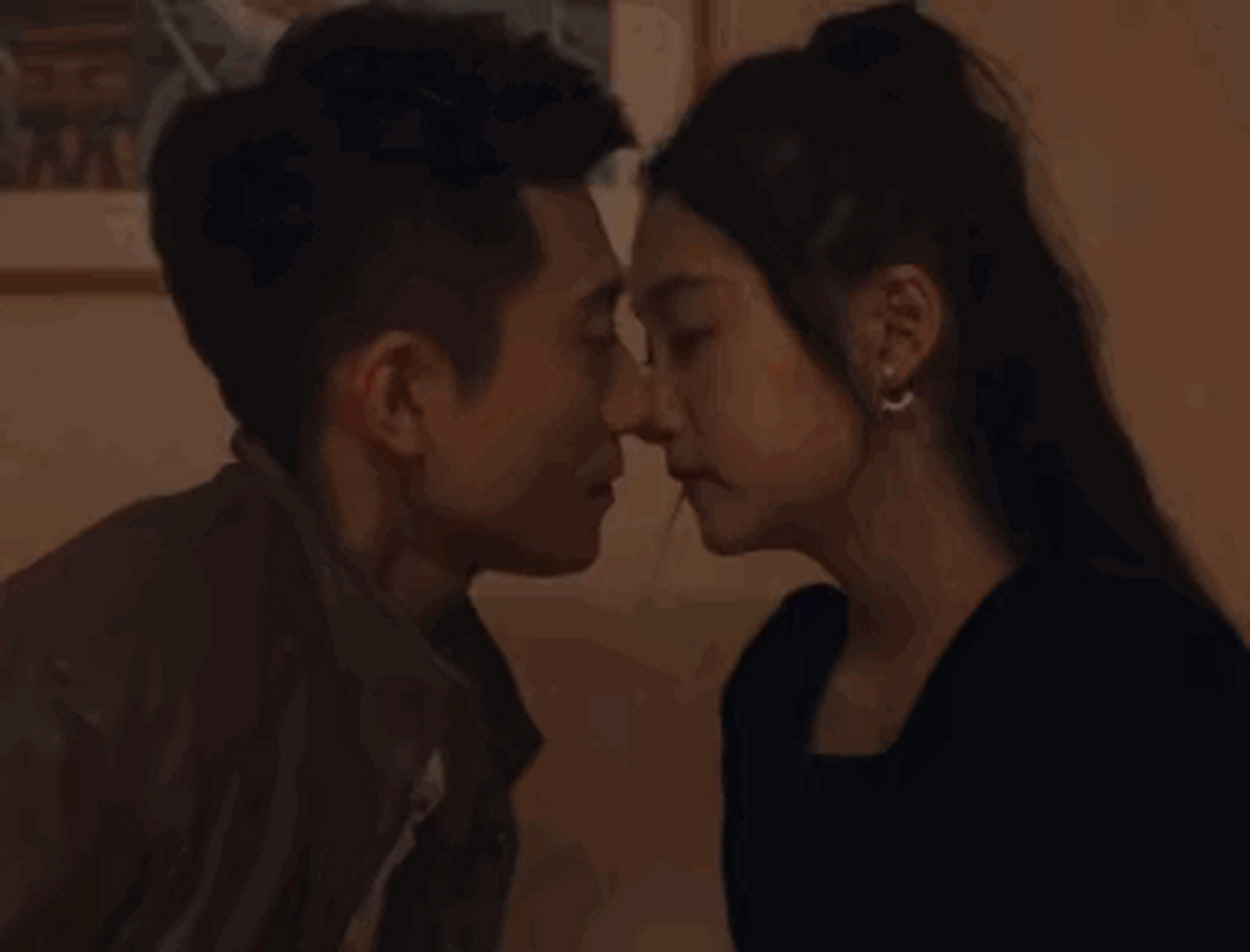 为什么在曾少年里张一山和关晓彤的吻戏还要剪辑借位[捂脸][捂脸]