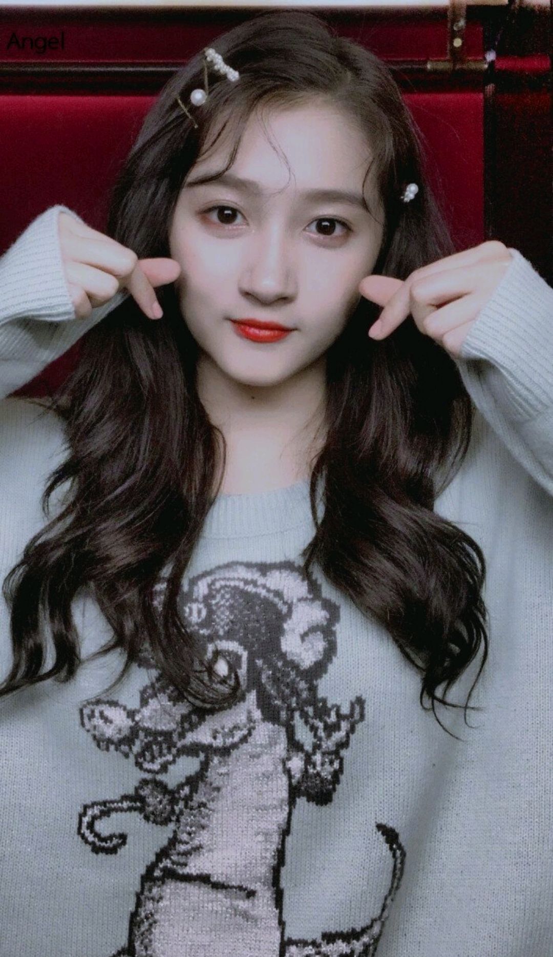 "美少女"关晓彤,甜美迷人,身材高挑