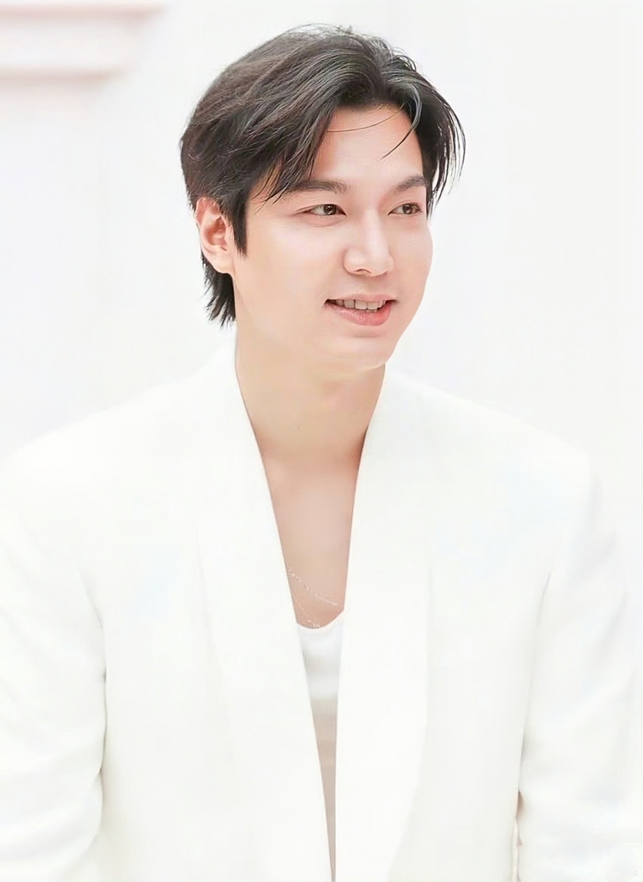 靓靓姐这次应该不喜欢了吧[左捂脸]#娱乐# #李敏镐# #娱乐圈八卦站