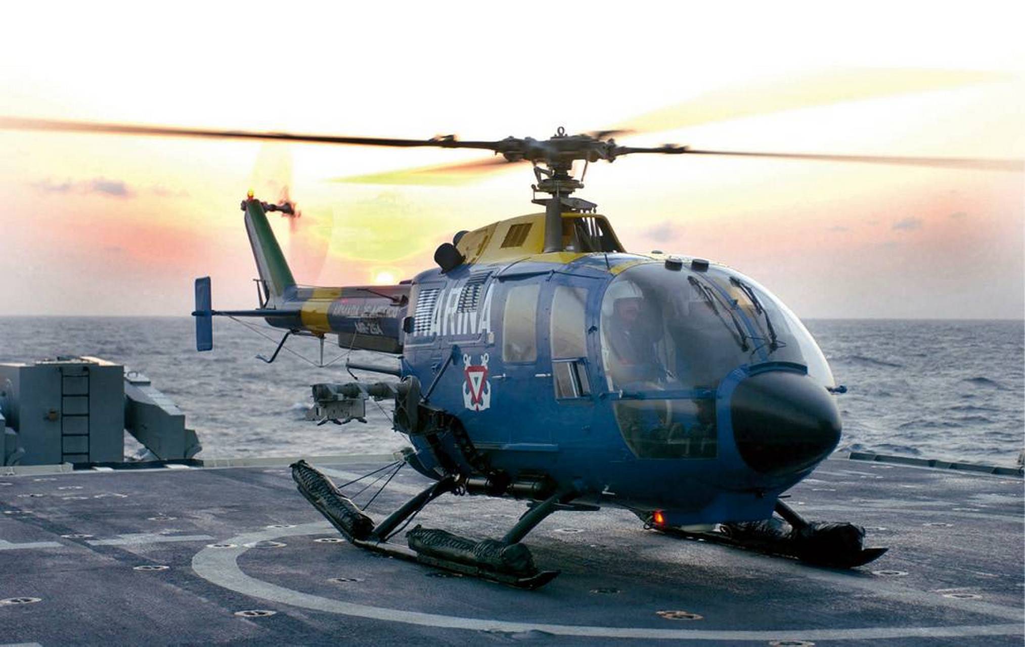 bo 105直升机是德国伯尔科夫公司研制的双发多用途直升机.