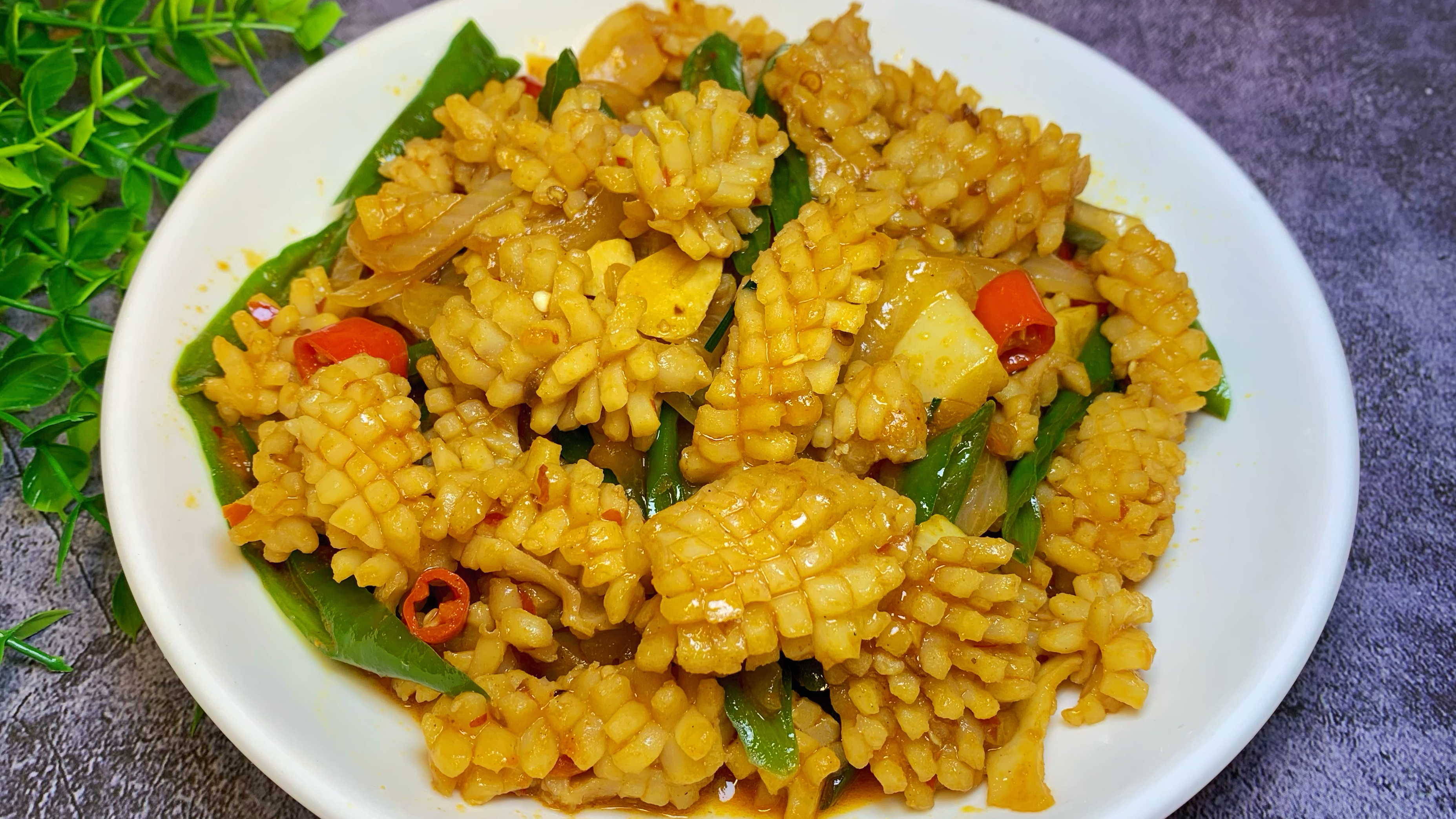 爆炒鱿鱼花像我这样做,味道鲜美,香辣开胃无腥味,下酒又下饭