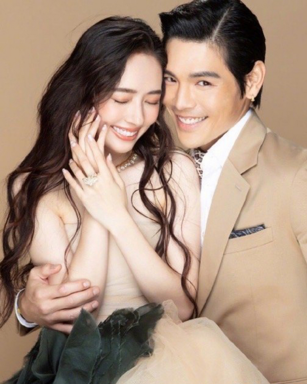 郭碧婷和向佐,真真假假,扑朔迷离的一对.