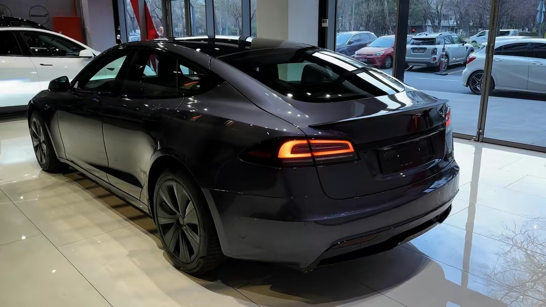 2023特斯拉model s超燃亮相,零百加速2.1秒,续航715公里