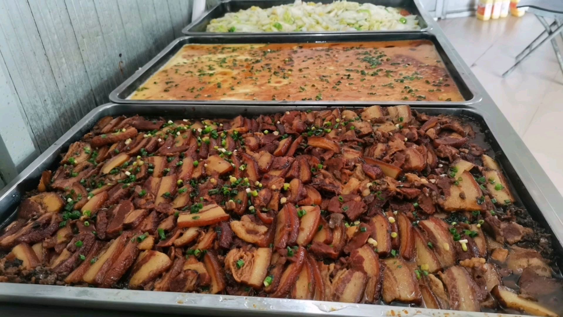 实拍工厂食堂大锅菜,梅菜扣肉,水蒸蛋,大白菜,真香