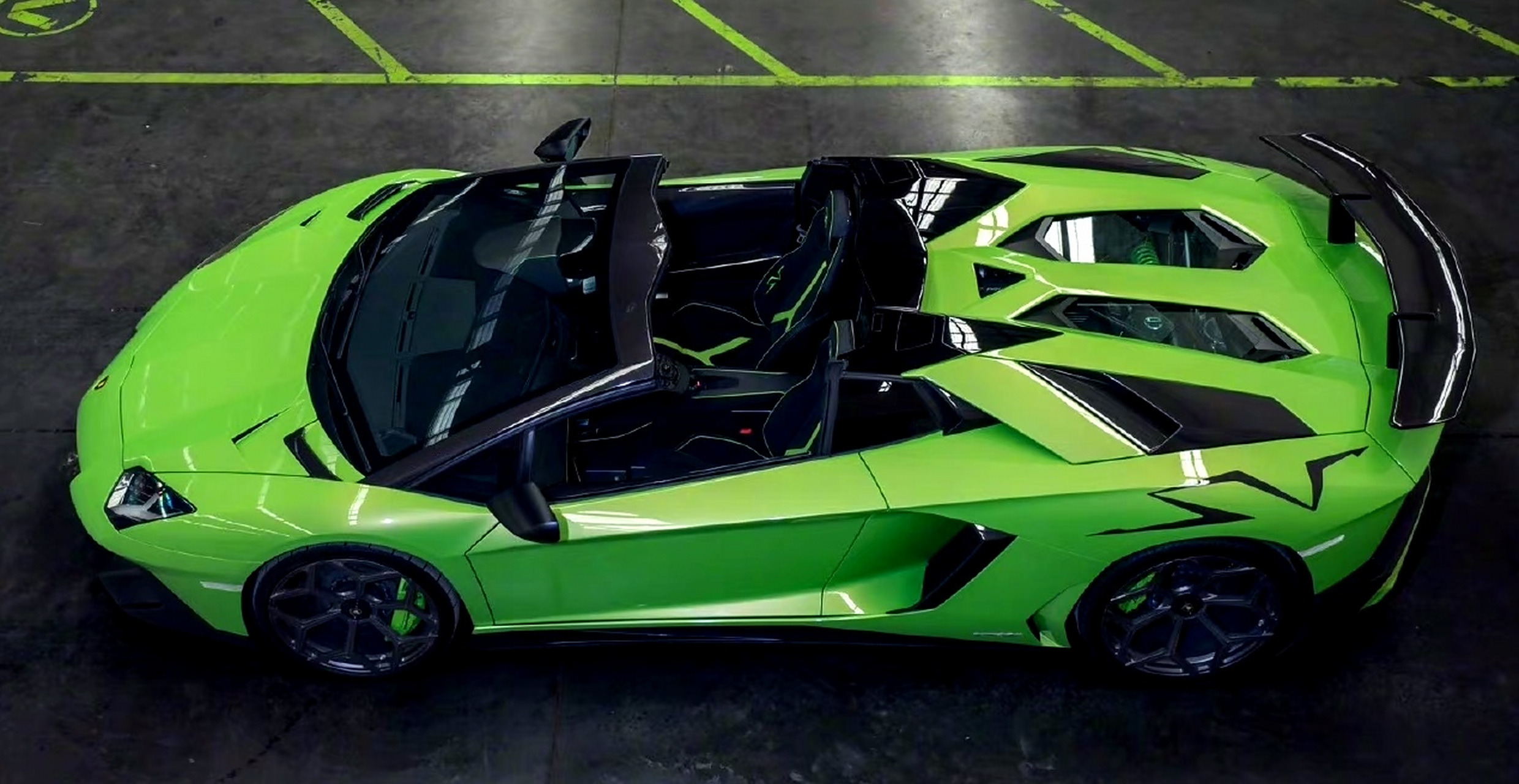 兰博基尼 aventador sv roadster 绿色小清新大牛 #兰博基尼