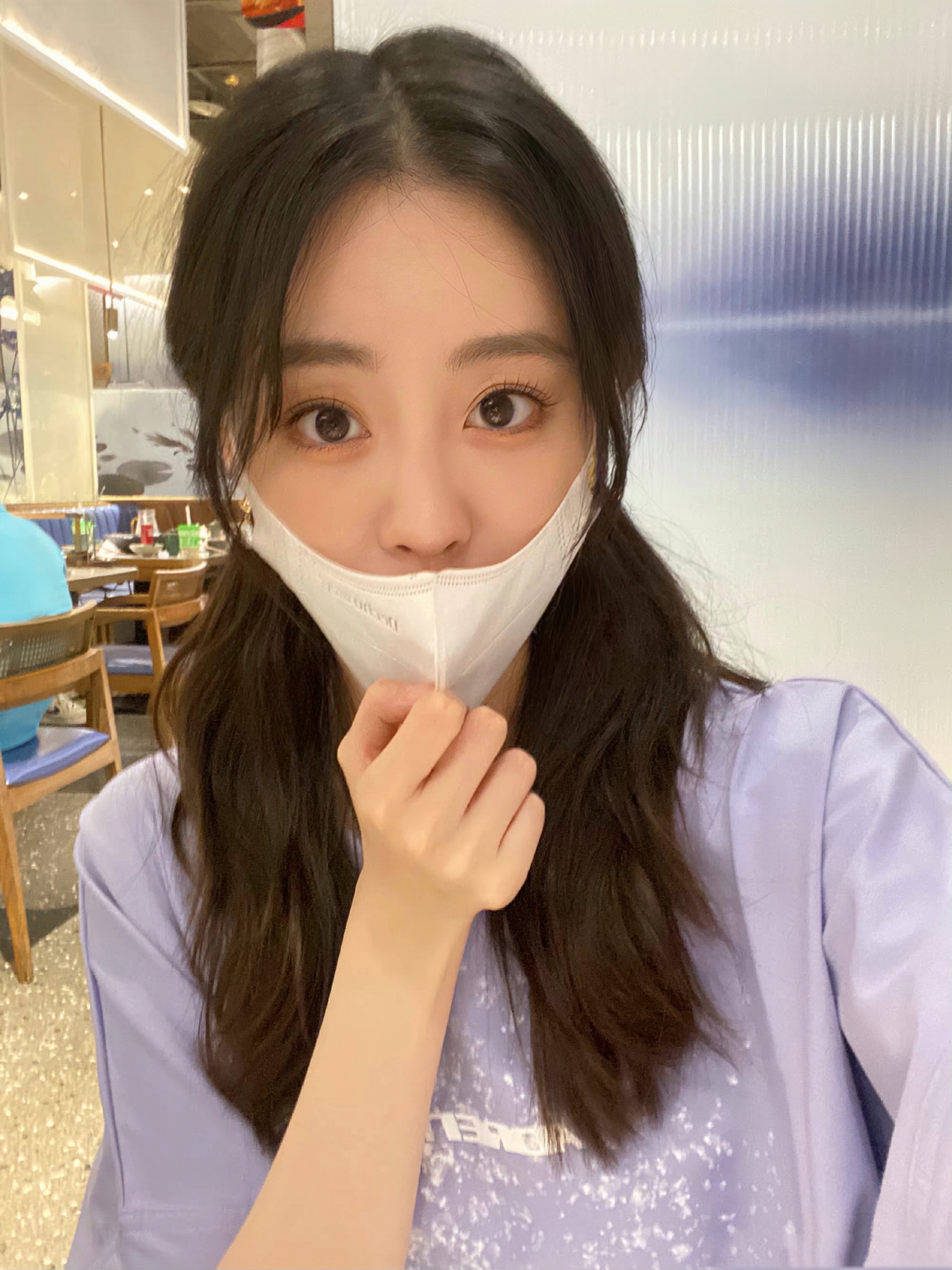 祝绪丹奶茶店自拍