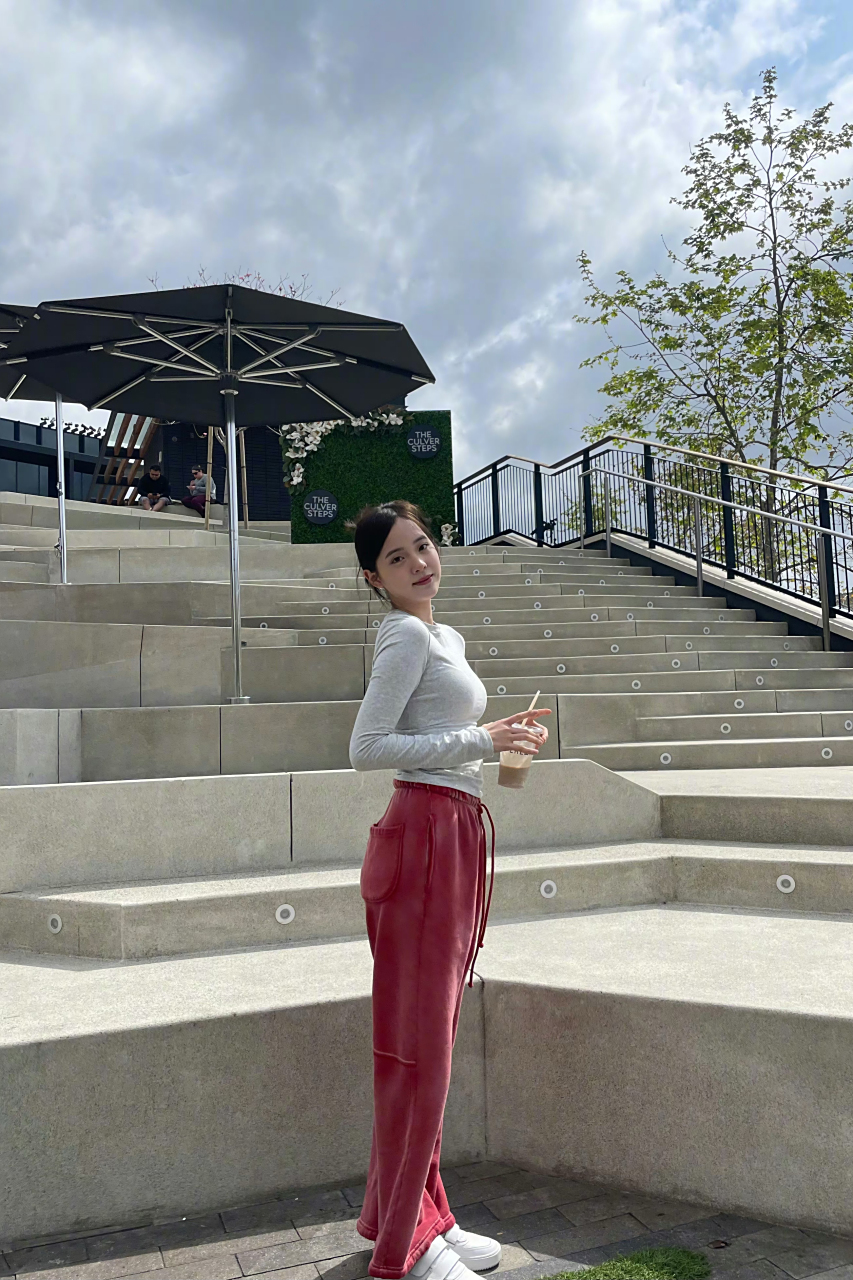 欧阳娜娜身材前凸后翘,是真好.