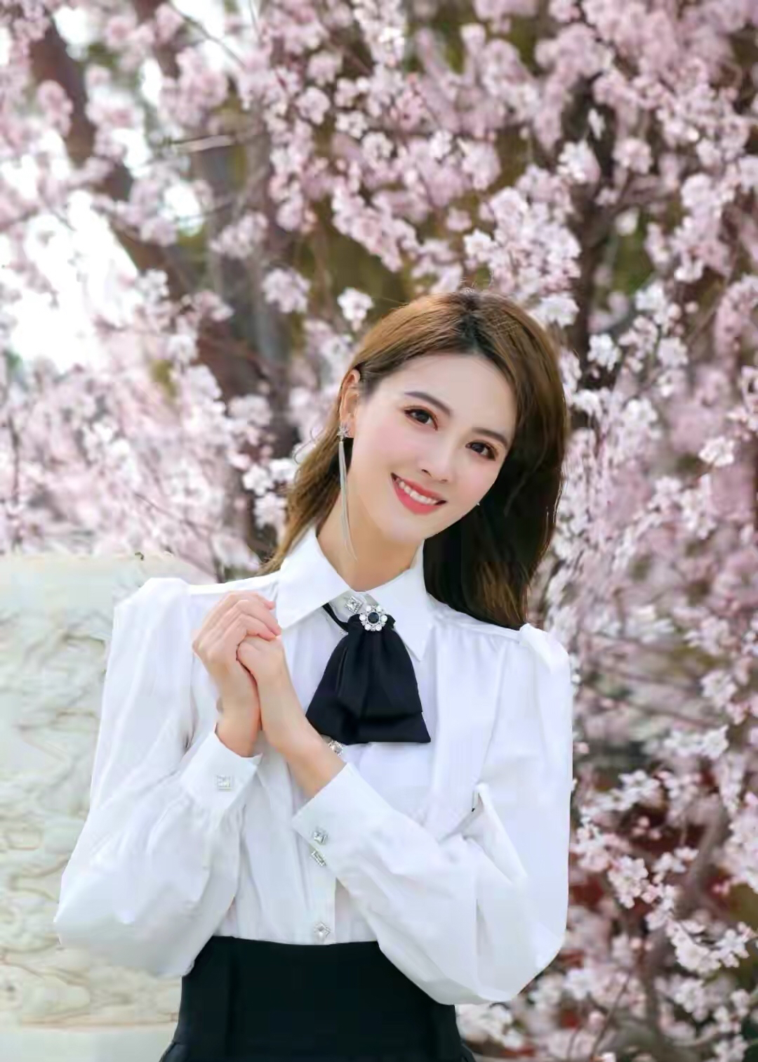 李丹儿,她是主持界的颜值天花板,新一代的央视女神