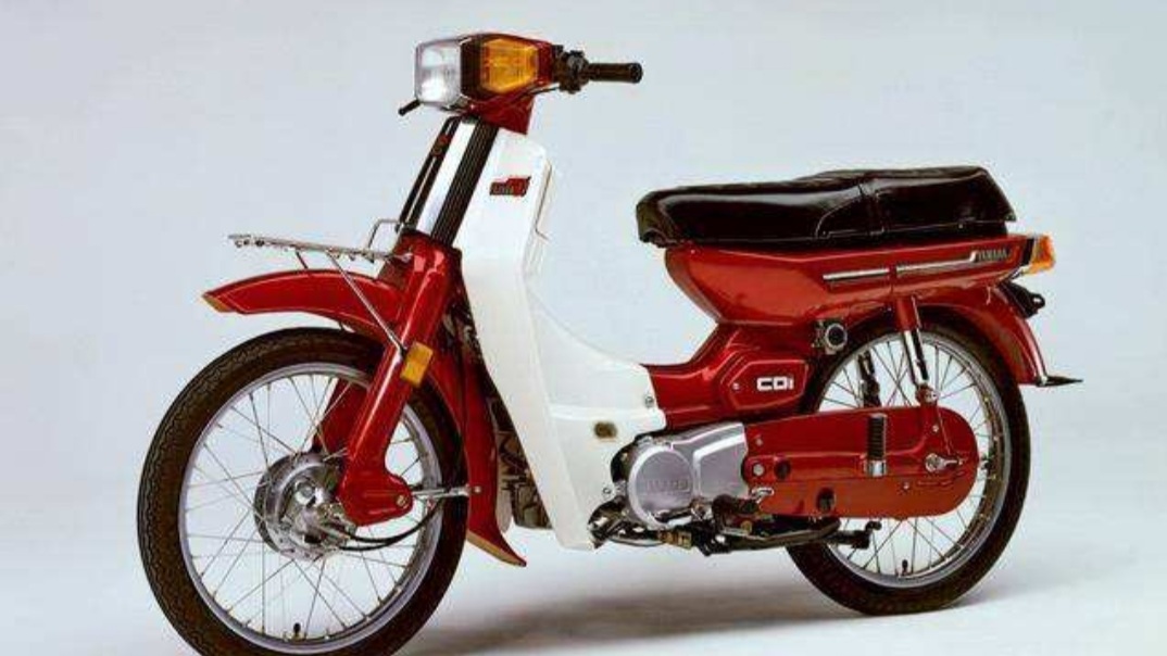 一款上世纪的两冲程弯梁车——建设cy80,骑过这车年龄都不小了