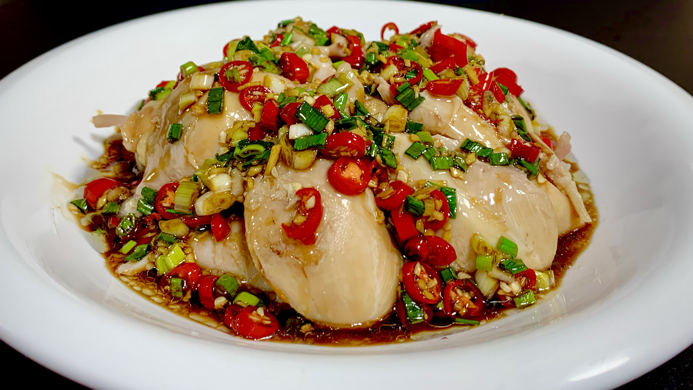 原来饭店大厨做的葱油鸡腿这么好吃,葱香浓郁,鲜嫩Q弹,超好吃