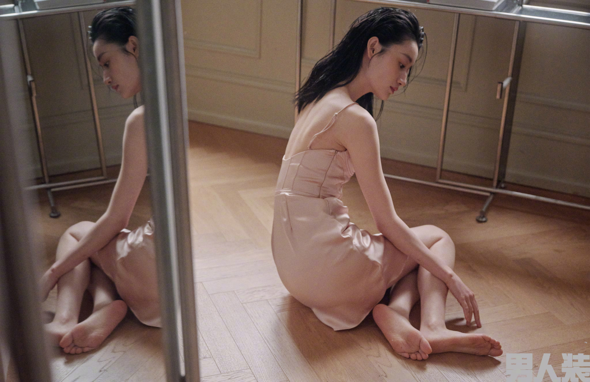 演员郭晓婷光脚拍摄时尚杂志封面,2009年,郭晓婷因出演古装玄幻剧