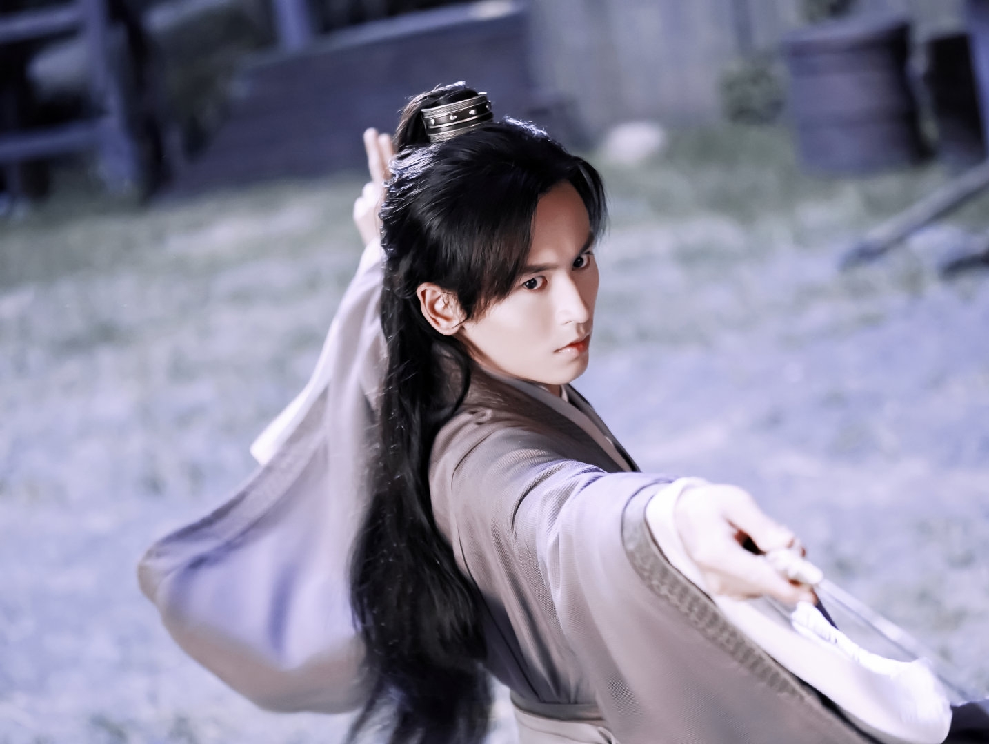 张哲瀚图片:古装现代装都那么帅