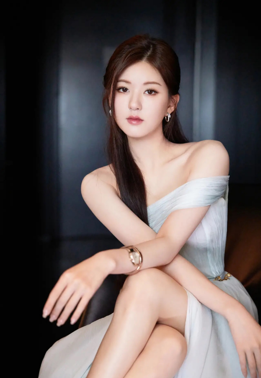 不敢相信,赵露思减肥之后这么漂亮了.