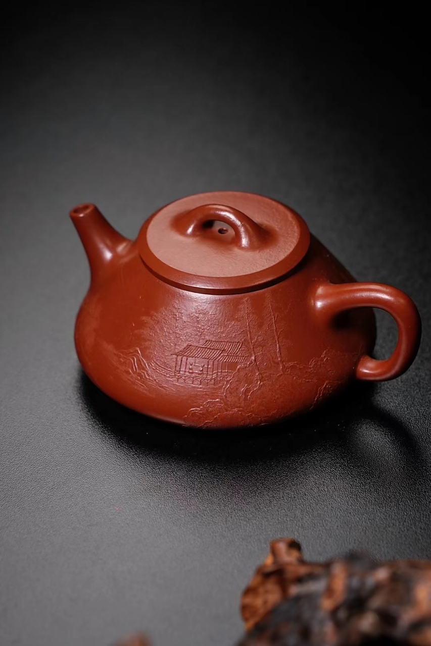 泥绘山水 任瓢 大红袍料本色泥绘 质感一流.#宜兴紫砂壶# #全手工