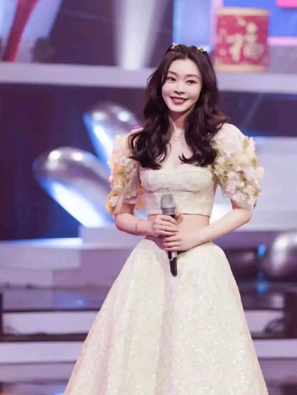 网友:宋轶的腰,迷人的刀,女明星腰围太惊人,宋轶的腰比纸还窄