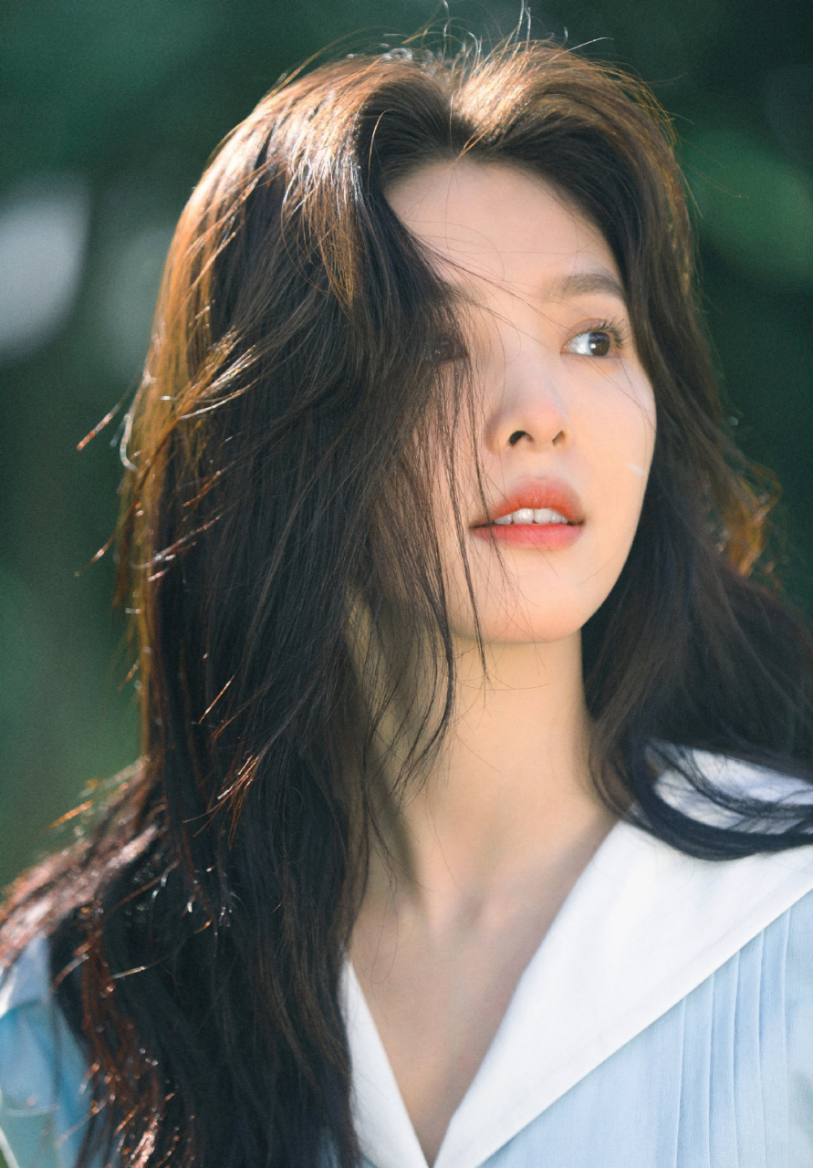 章若楠高清壁纸头像(三十六)[温暖]