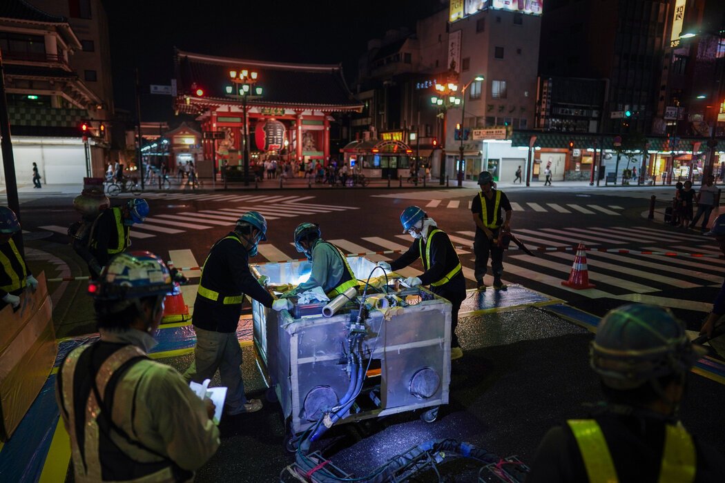 2019年8月,工作人员在东京奥运会马拉松赛道上铺设了一种特殊的热反射涂层。不久之后,比赛移至北部的札幌,那里的天气比较凉爽。