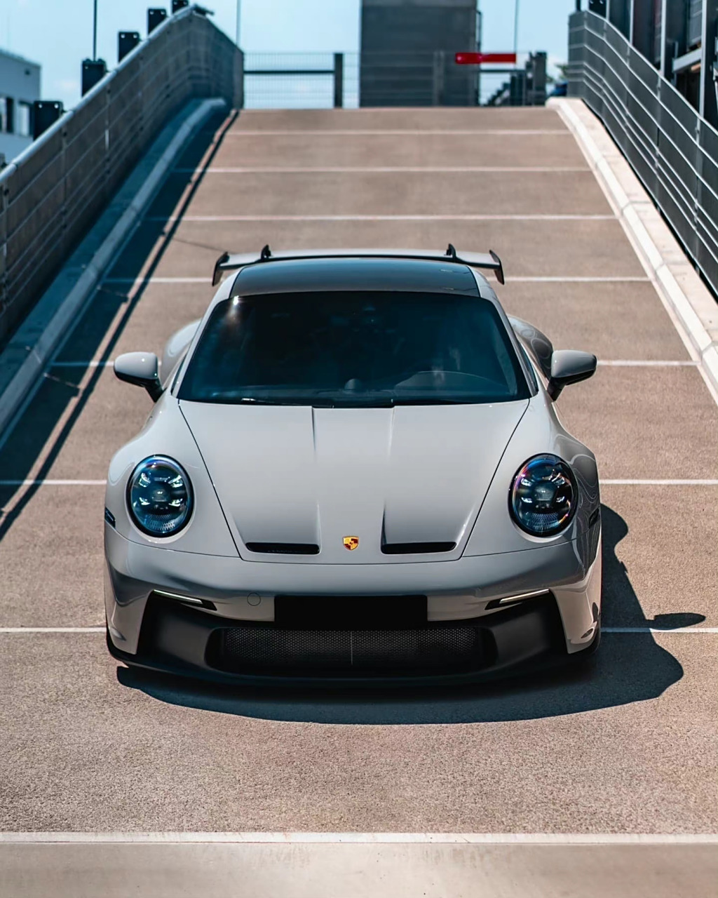 性能车保时捷911gt3 rs水泥灰