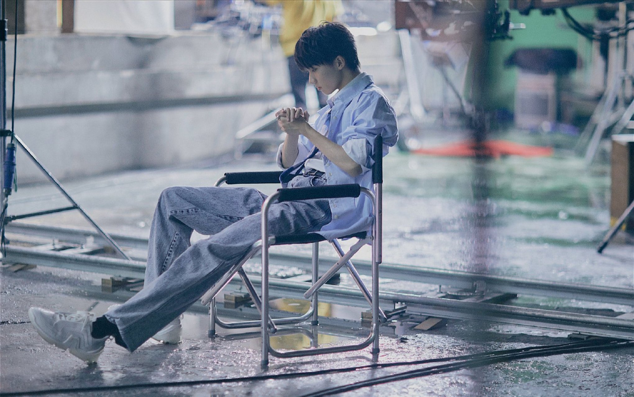 马嘉祺大长腿合集,有颜有才还有型 不愧为上火热搜的腿呀 又细又长又