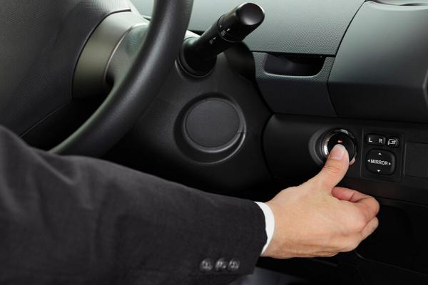 汽车"一键启动"你真的会用吗?这些功能很多人不知道,了解一下