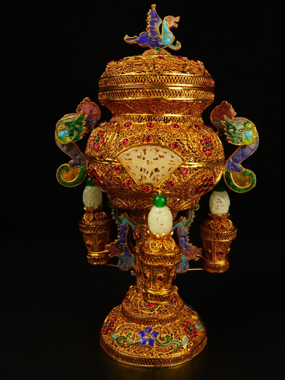 珍藏清代花丝镶嵌和田白玉龙腾虎跃摆件.