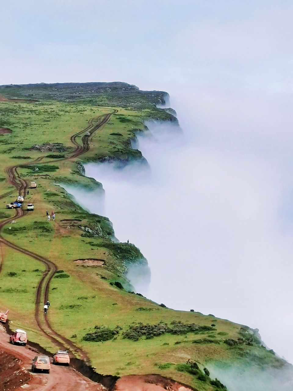 地球的边缘-龙头山大断崖  位于四川凉山彝族自治州美姑和雷波两县