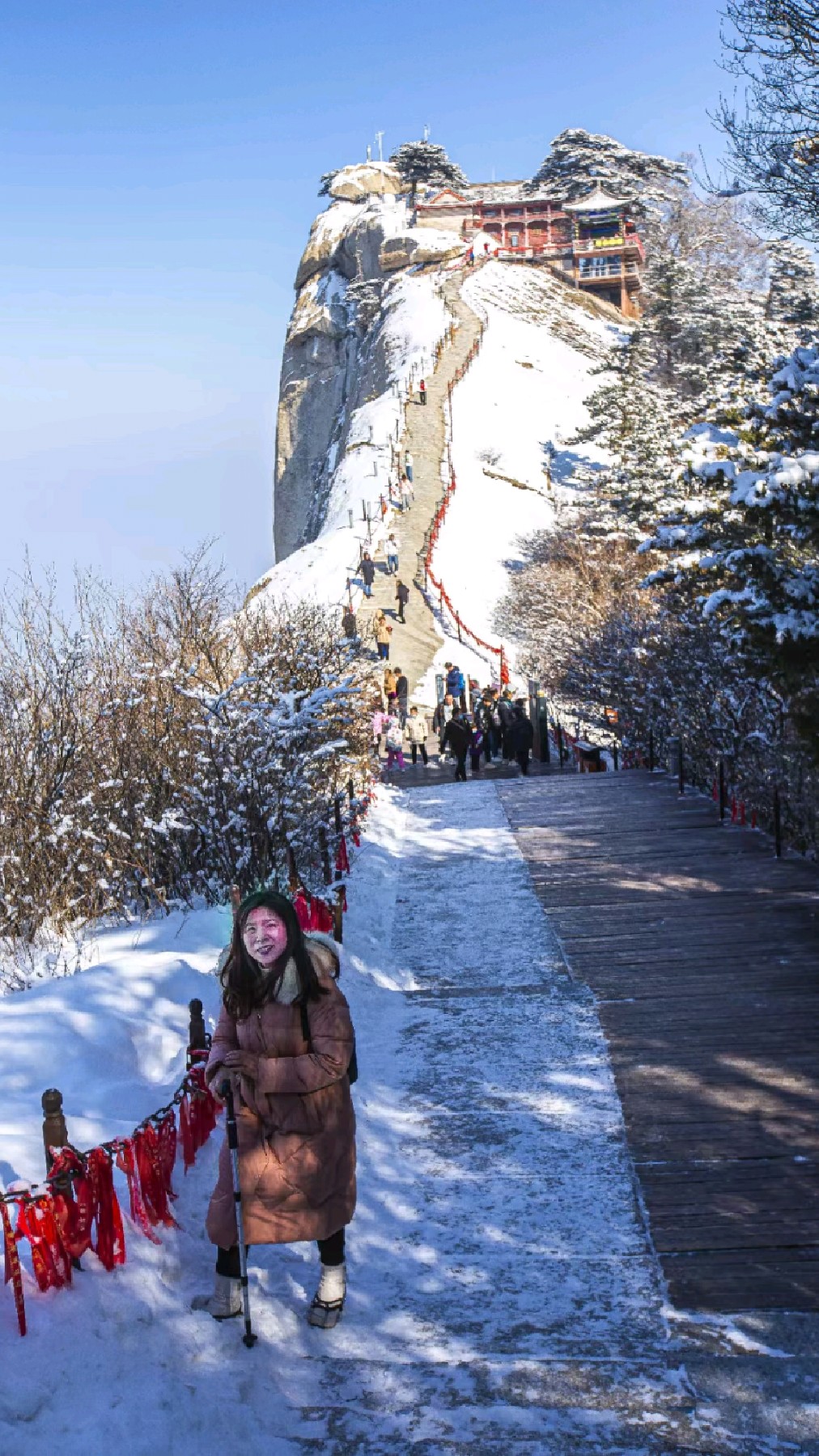 华山雪景天下绝图片