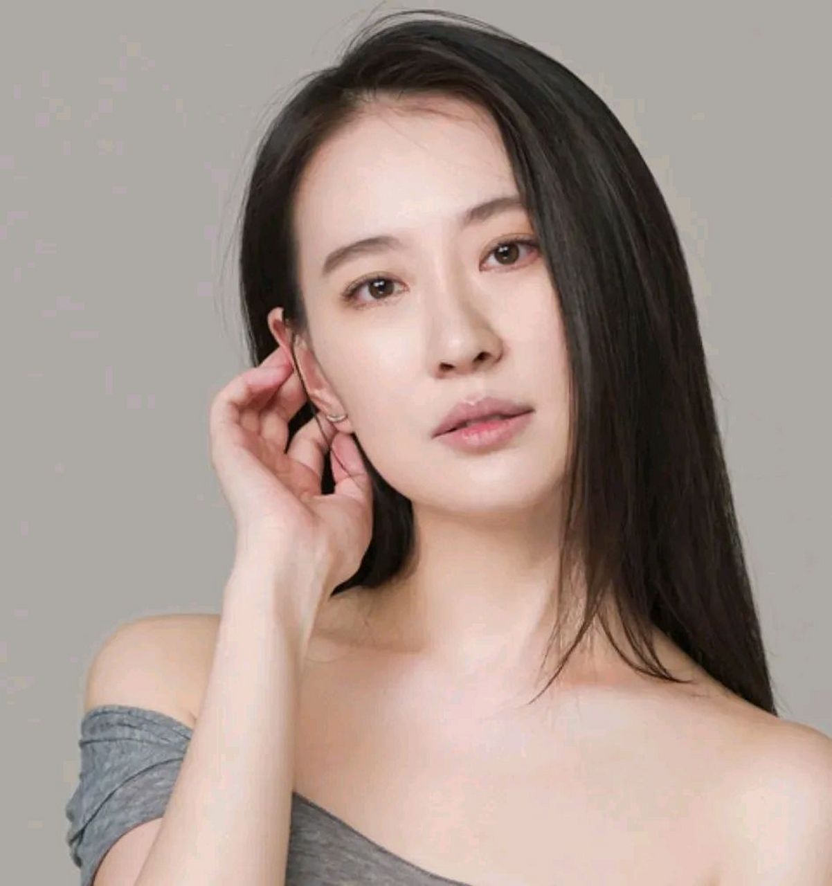 演员王乐君说:"我在电视剧《伪装者》中扮演陈锦云,当年在拍摄中,发生