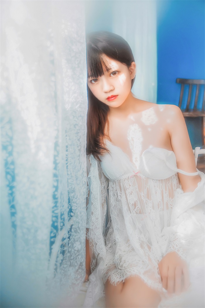 罗莉风COS 桜桃喵 – 洁白 少女私房 [50P/442MB]