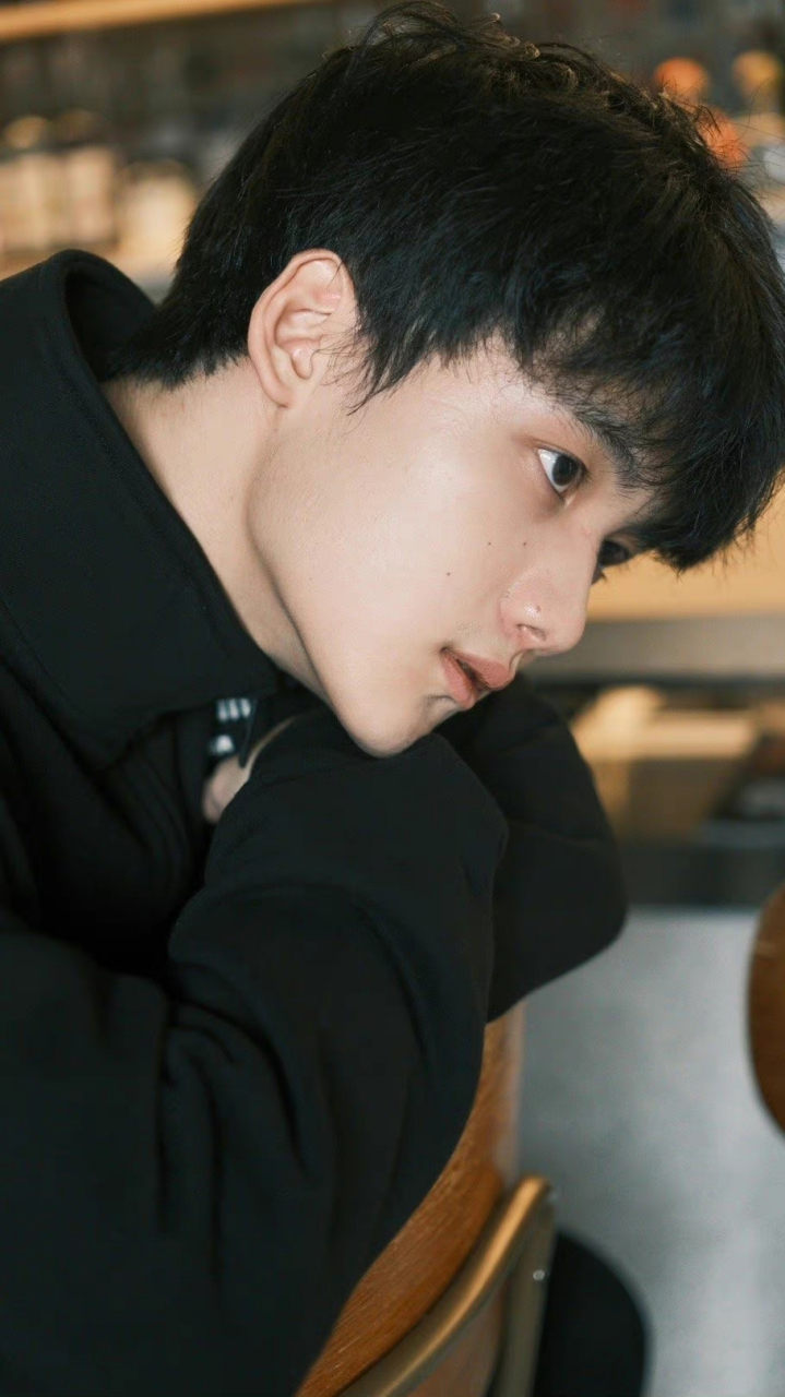 "宝藏男星"孙浠伦