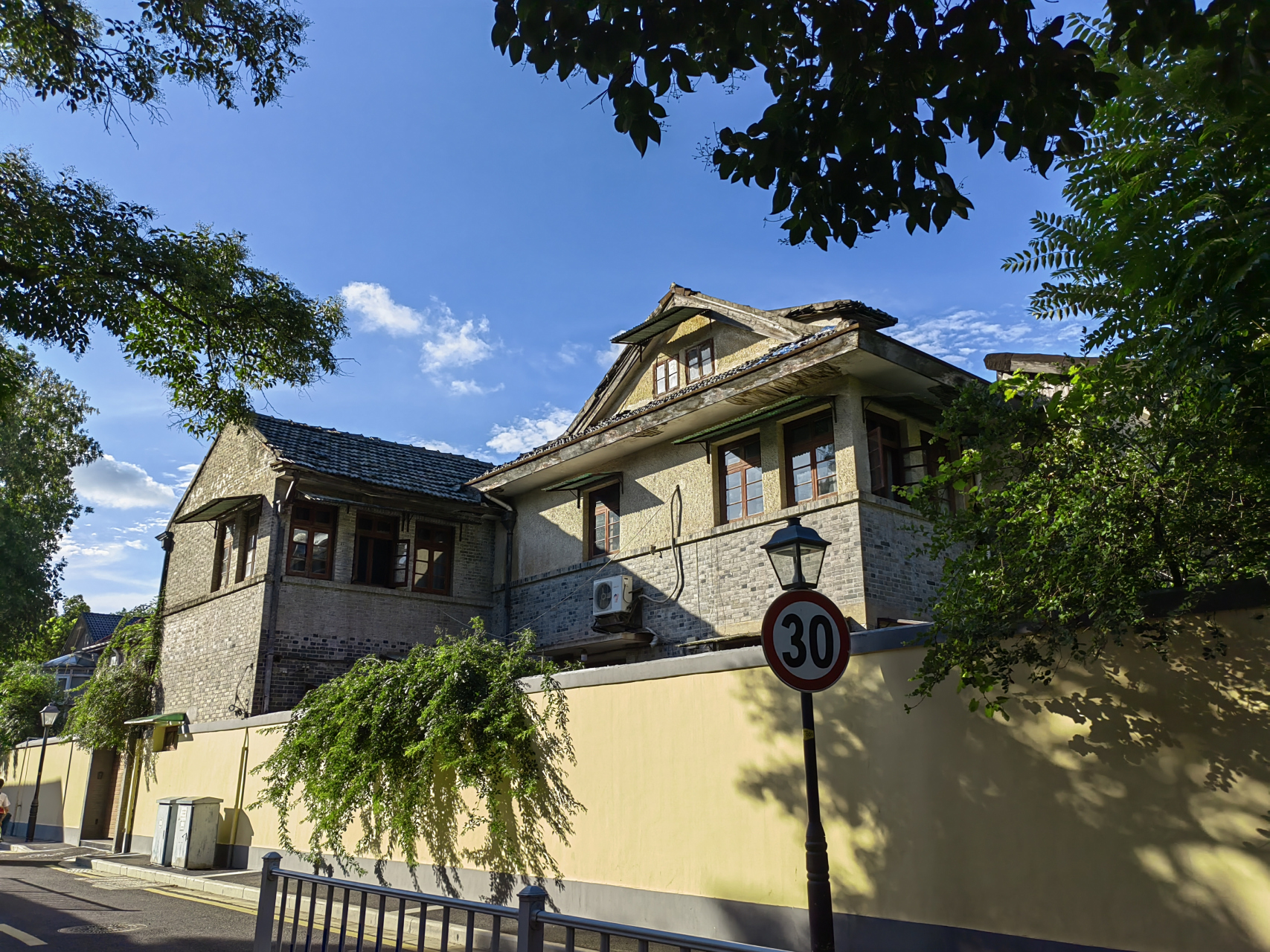 南京颐和路民国建筑群,曾经达官贵人聚集地,半壁民国史.