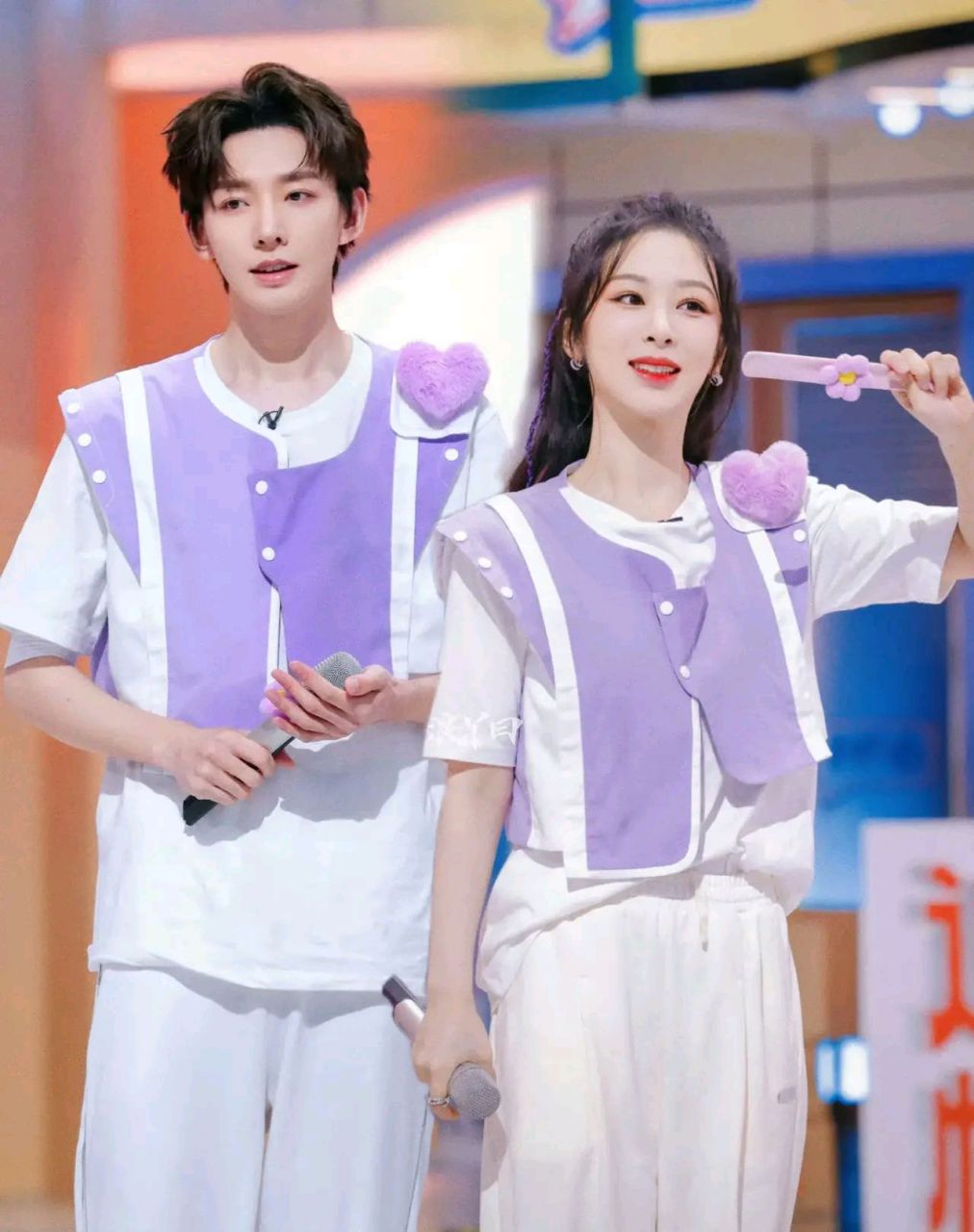 今晚《你好星期六》,夭璟cp做游戏十指相扣 今晚的