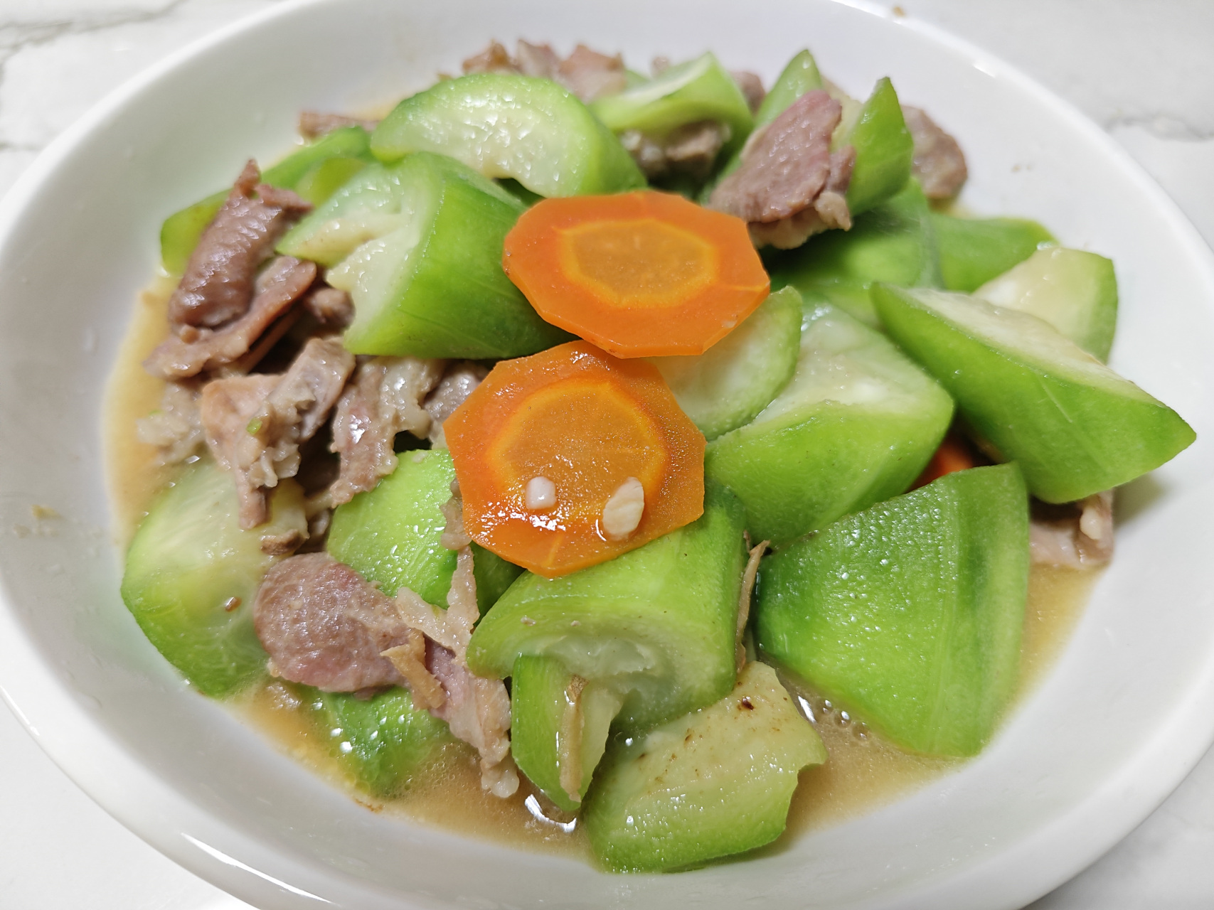 今天晚餐:丝瓜肉片,尖椒炒牛肉