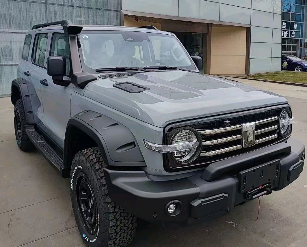 长城汽车坦克300:升级2023版全新外观,竞争力强大,相当霸气