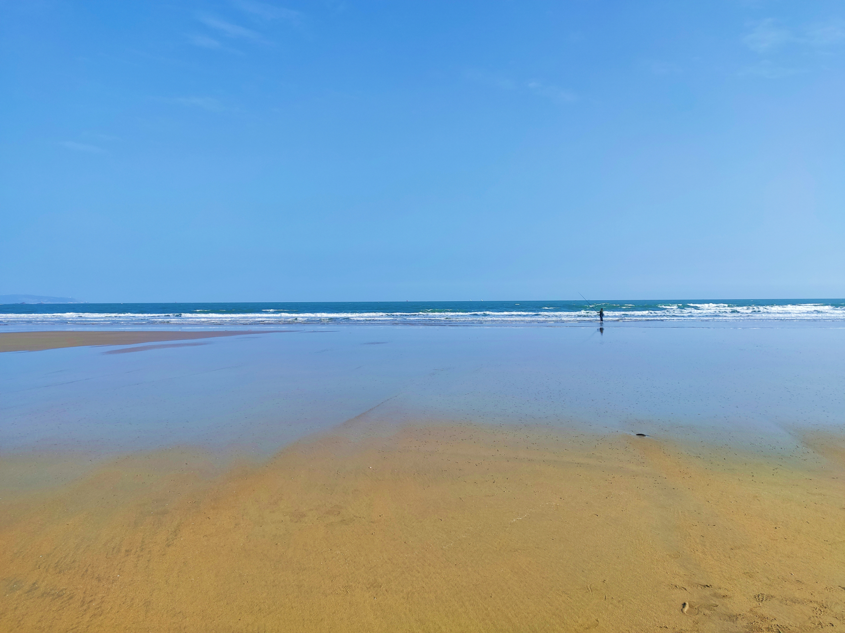 东山岛的海滩在福建的沙滩里也算是天花板级的存在.