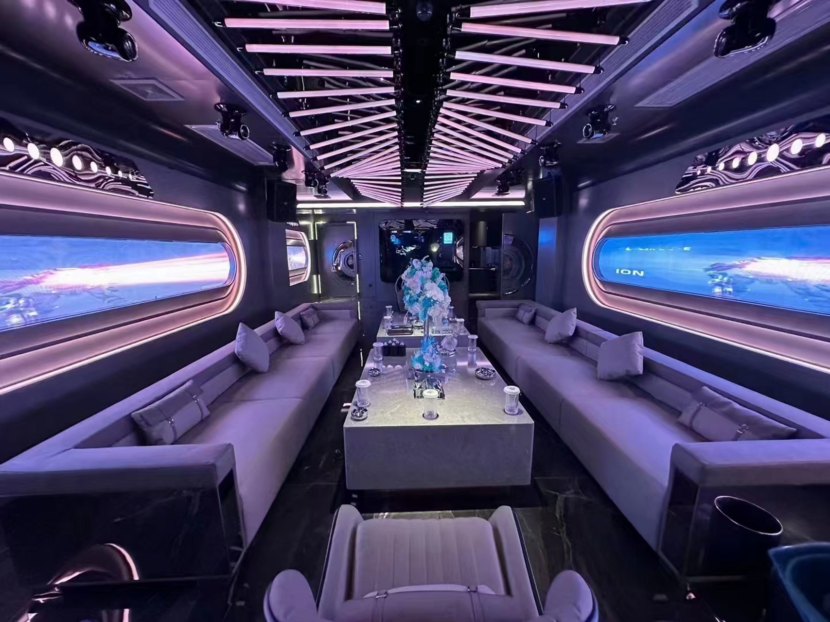 百乐门#预定点头像看主页#   百乐门ktv光彩夺目的金光霓裳,掩去了