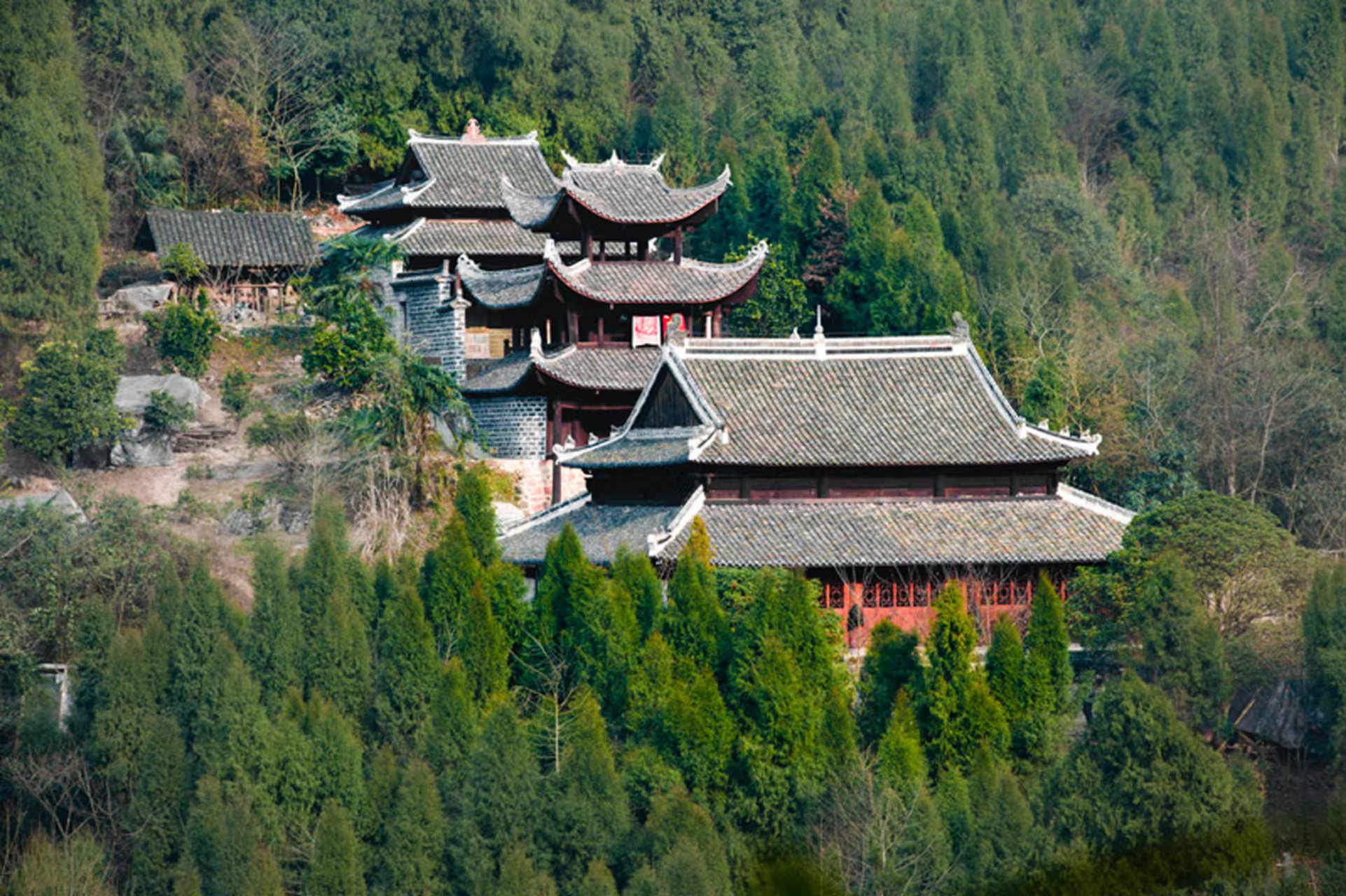 永顺芙蓉镇,留下过太平公主次子的孤影,安放过其儿媳的芳魂