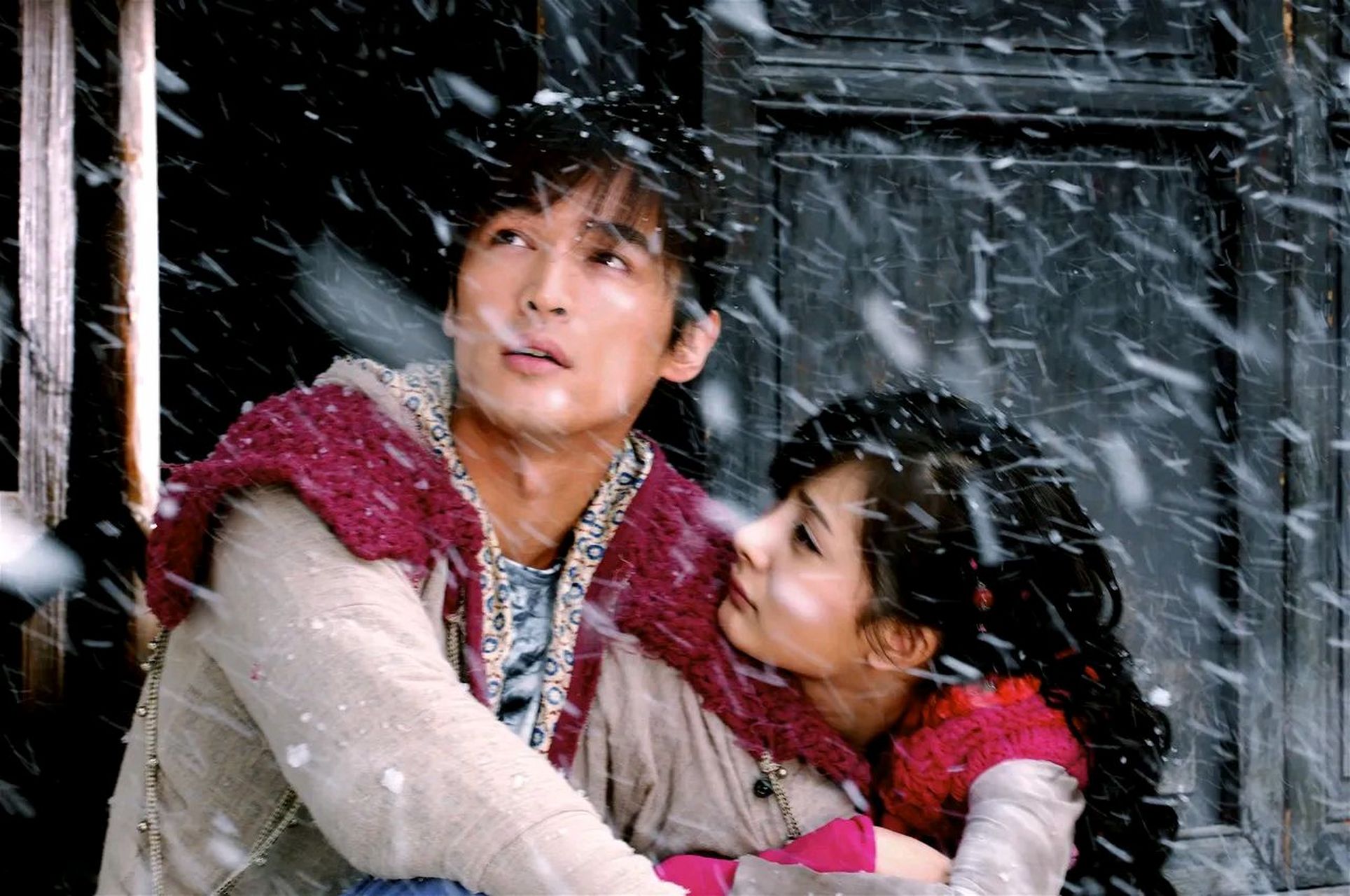 杨幂跟胡歌icon肯定谈过恋爱,不信你看这眼神,杨幂的望夫眼,胡歌的偷