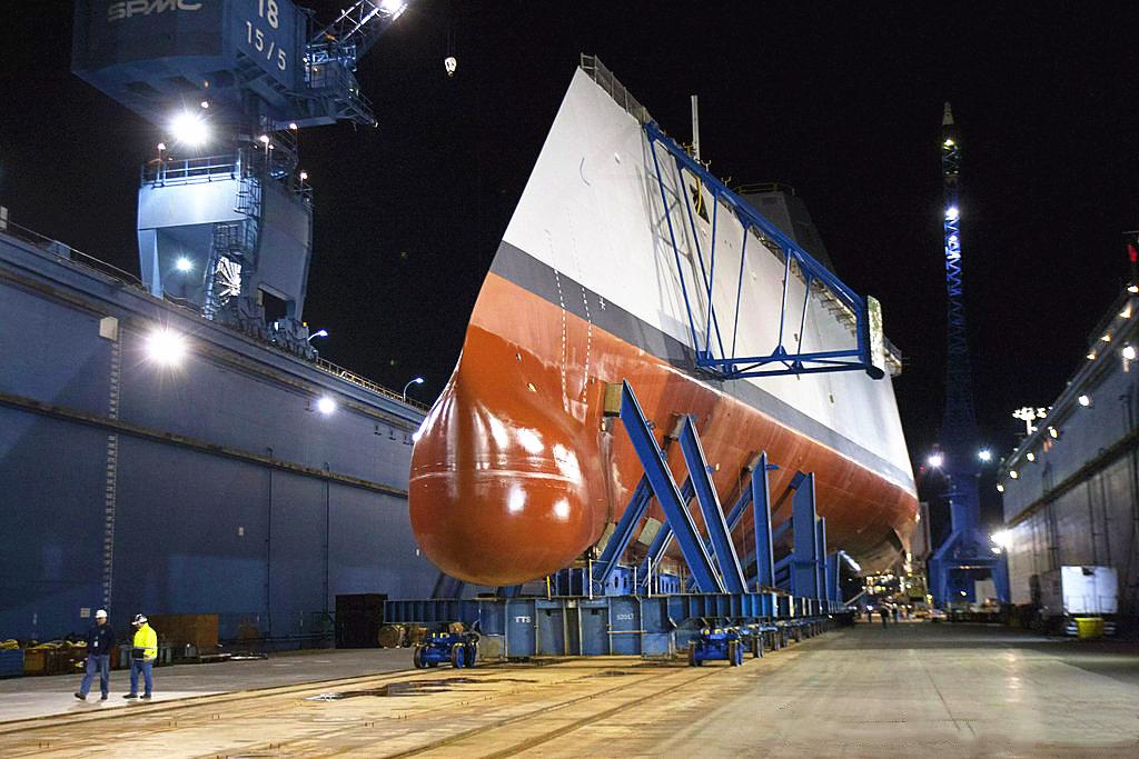 "朱姆沃尔特"级的"穿浪逆船舷"舰体还是驱逐舰的发展方向吗?