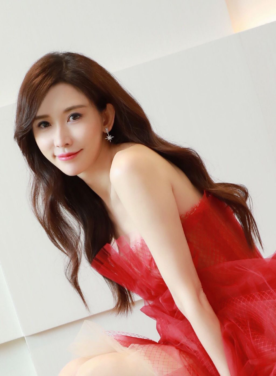 林志玲二代,这个美丽的女星,有着御姐范儿的魅力.