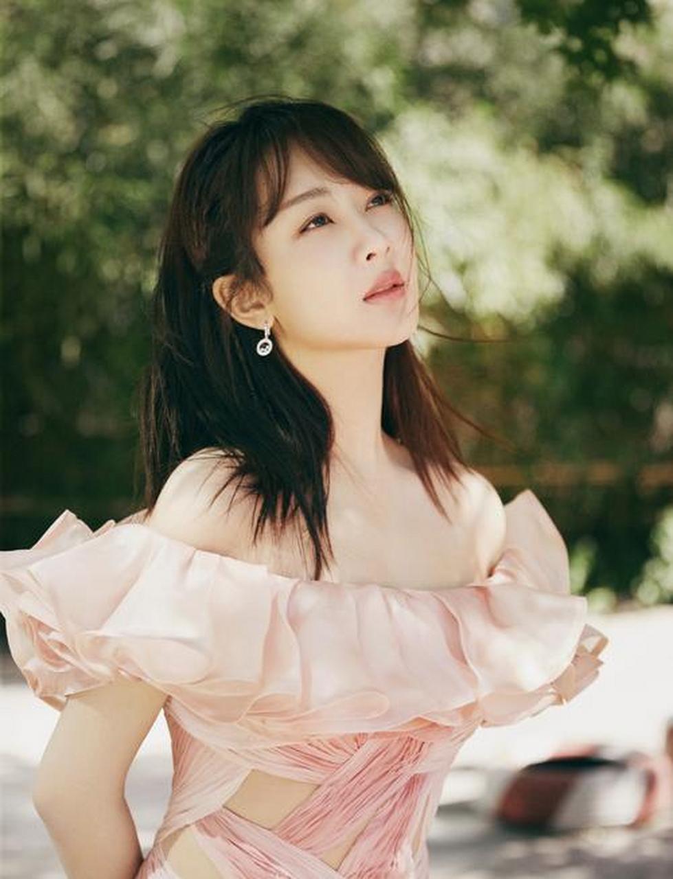 杨紫是中国内地女演员,1992年11月6日出生于北京市,毕业于北京电影