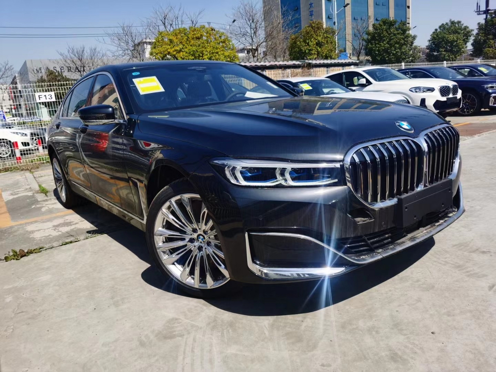 防弹宝马760新款6.0v12