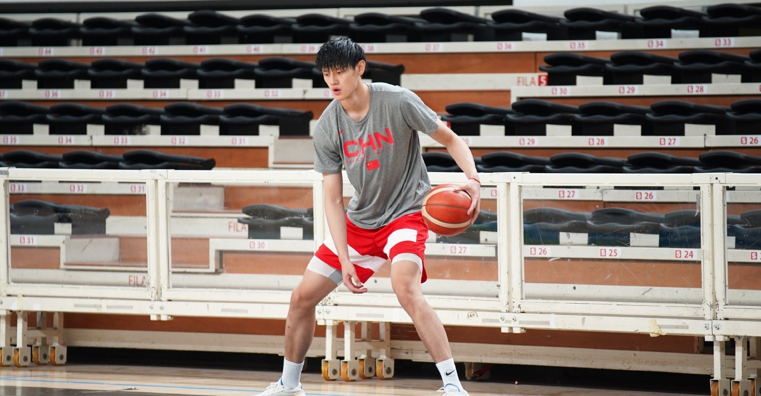 曾凡博离开国家队了,这也没什么,他的锋芒在未来,现在只是磨砺,继续