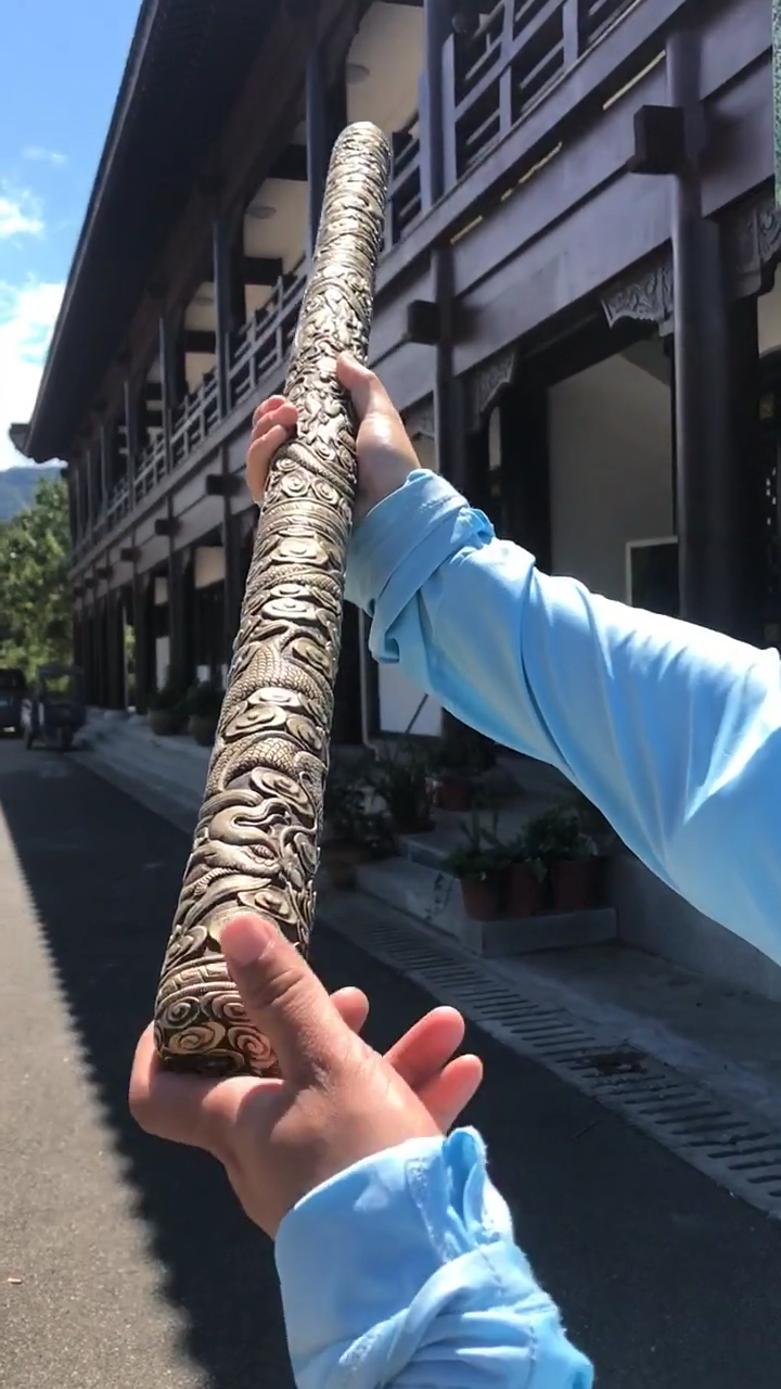 鉴赏,黄铜浮雕龙伏魔棍,金箍棒