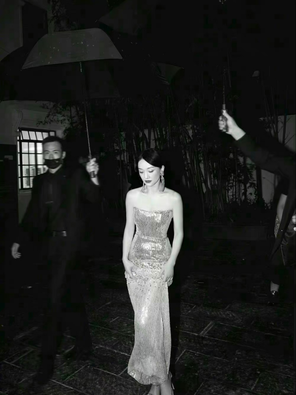 女明星撑伞图 周迅 杨幂 刘亦菲 赵丽颖 倪妮 刘诗诗 迪丽热巴 杨紫